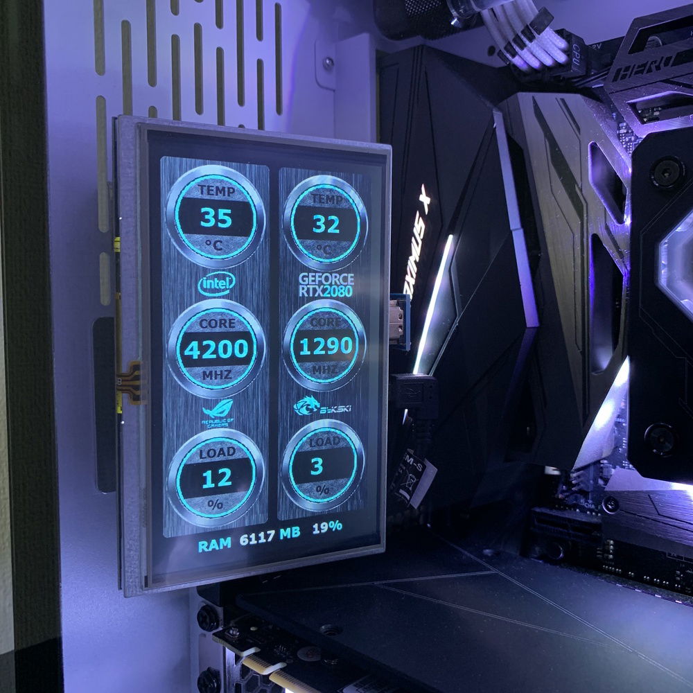 Standard 5-inch display with Aida 64 software