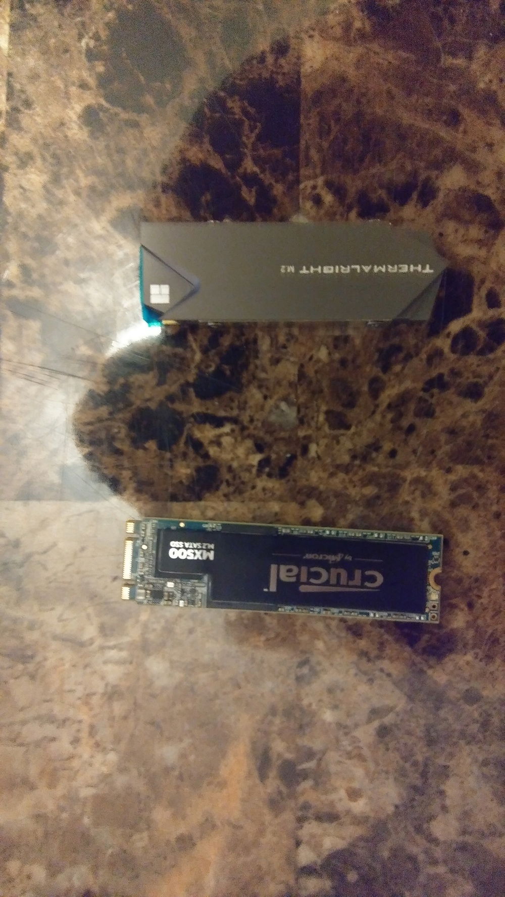 The SSD next to the new heatsink