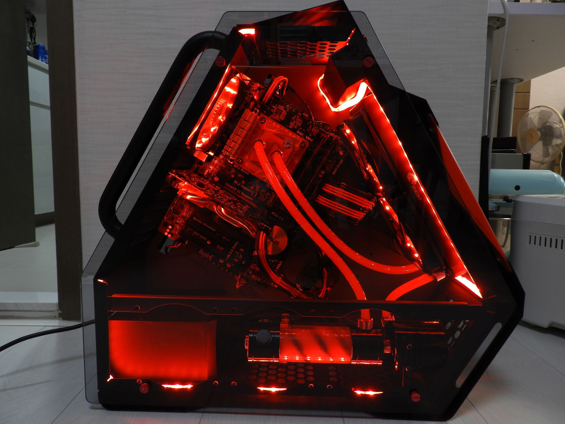 RED gaming pc » builds.gg