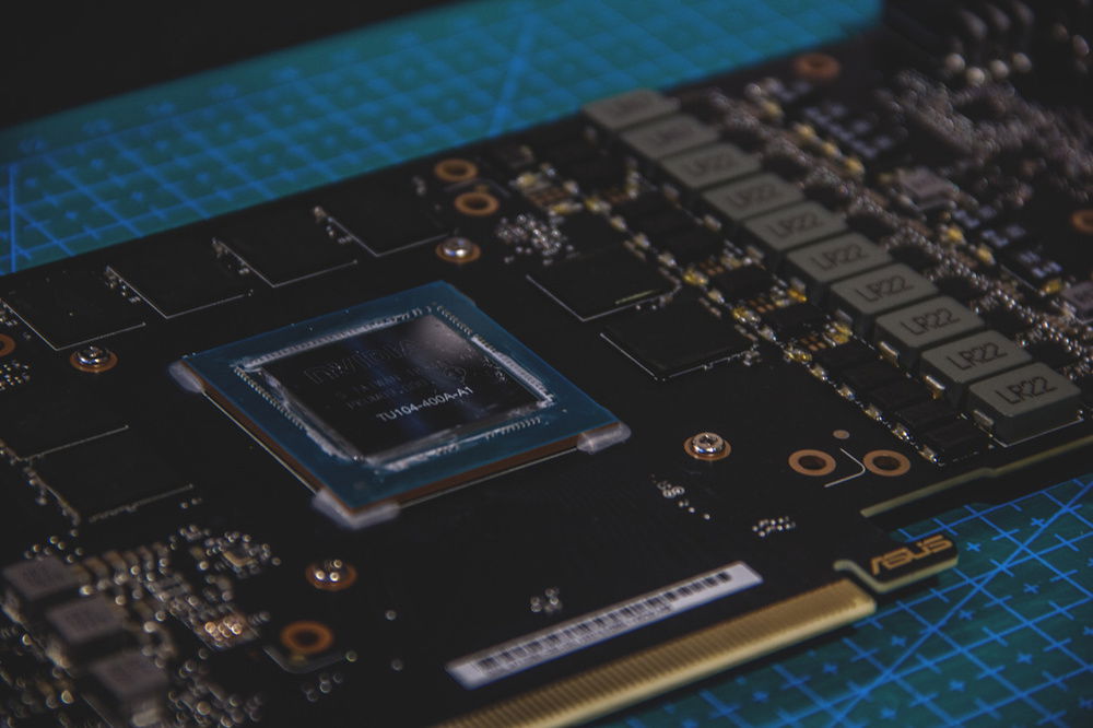 Mounting the Alphacool Eisblock GPX-N Plexi Light on the Asus Dual RTX 2080 OC.