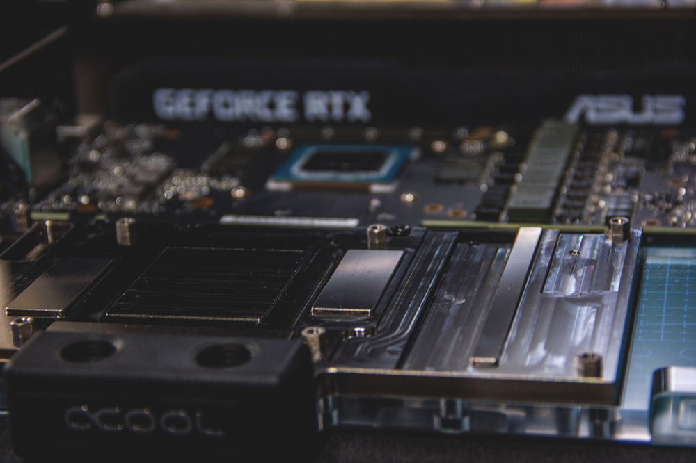 Mounting the Alphacool Eisblock GPX-N Plexi Light on the Asus Dual RTX 2080 OC.