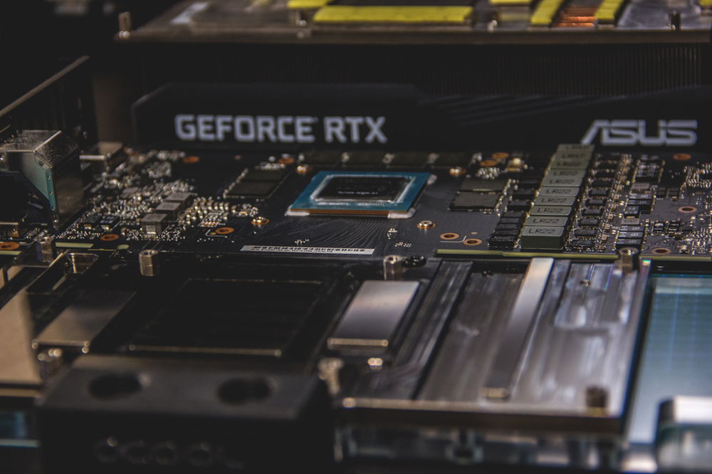 Mounting the Alphacool Eisblock GPX-N Plexi Light on the Asus Dual RTX 2080 OC.