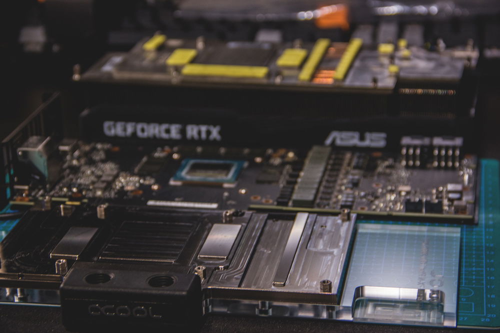 Mounting the Alphacool Eisblock GPX-N Plexi Light on the Asus Dual RTX 2080 OC.