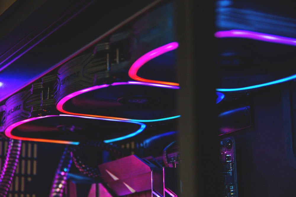 3 fan set of Enermax SquA RGB 120mm on the radiator.