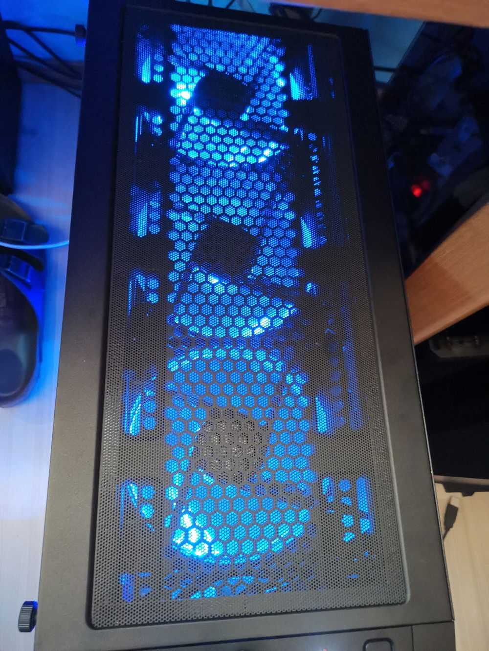 The top fans fit in nicely