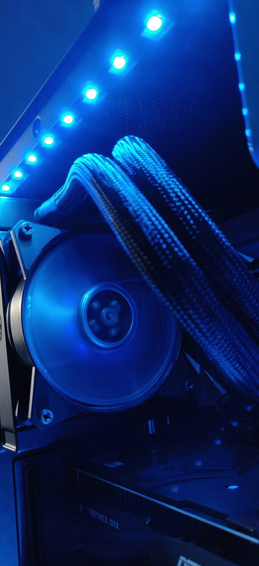 NZXT H400i RGB led strip + Cooler Master MasterLiquid ML120R RGB AIO Pump