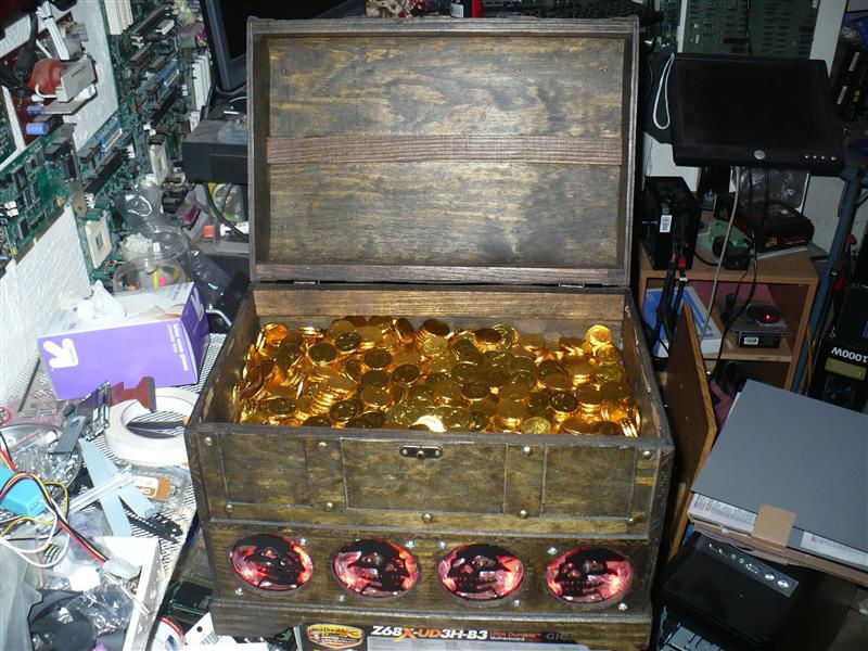 With four 80mm fans on