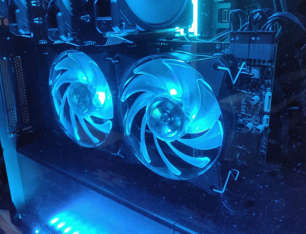 A closer look at the graphics card with the Raijintek cooler installed.