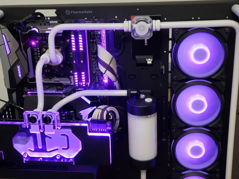 AND finally, After 12 hours of elbow grease, Anathema breathes quality life! The chinese block was painted black in certain spots to hide the old copper cold plate underneath. This Re-build cost about $80 in parts, and the $150 GPU waterblock.