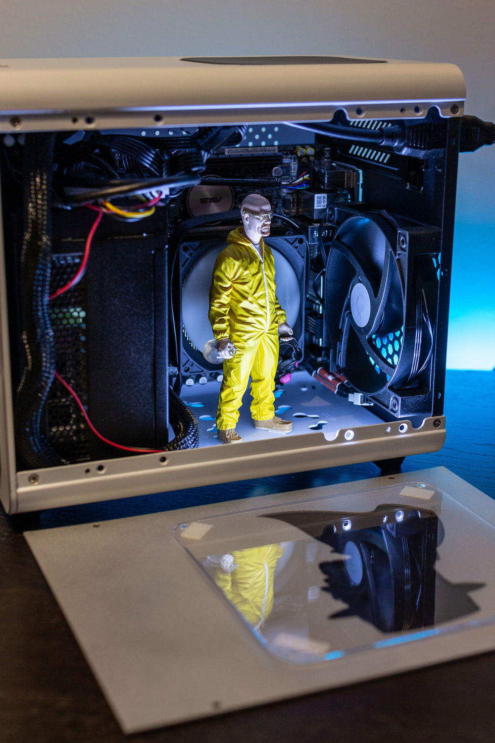 Relatively clean inside, considering it's an ITX case with full ATX PSU and a drug lord standing in the middle.