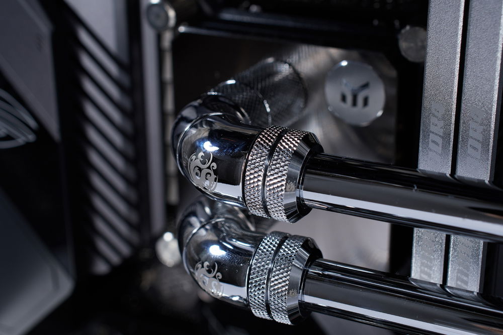 EKWB CPU waterblock and bitspower fittings