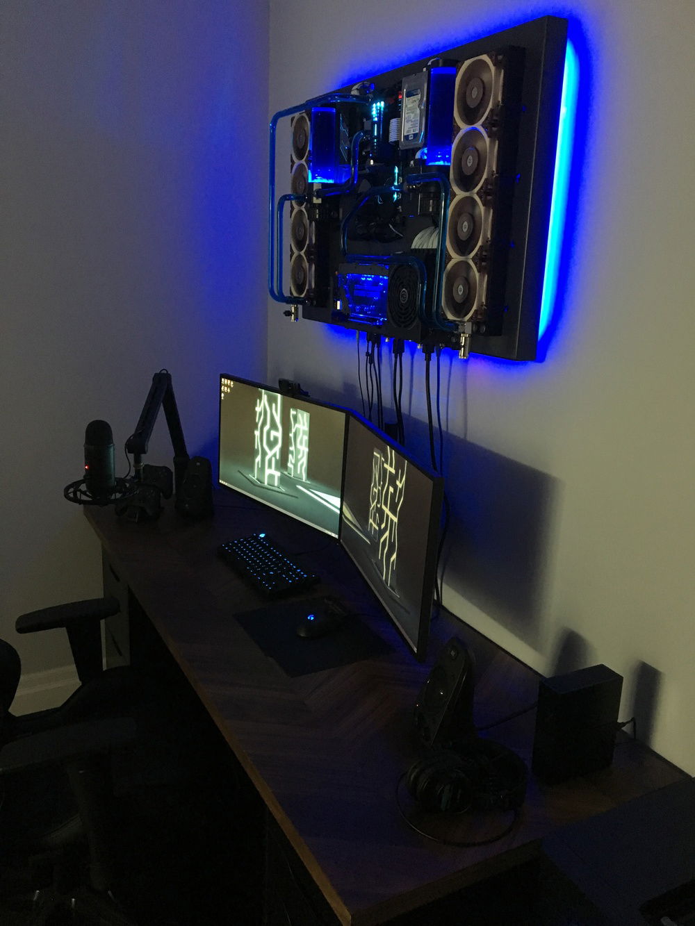 Custom Wall PC » builds.gg