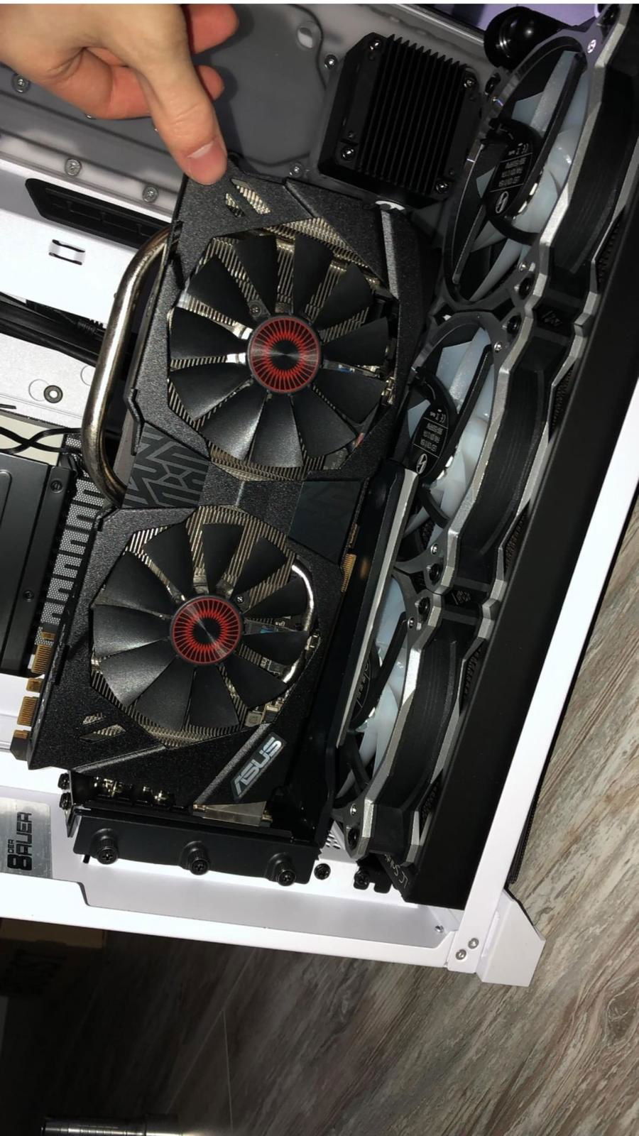 Testing my "modded" vertical mount with my old GTX 970