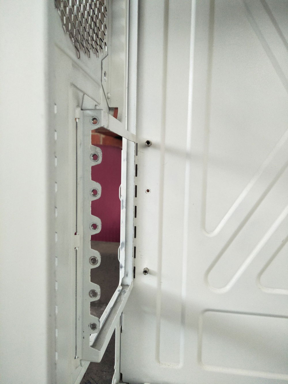 Side looks decent as well. No jagged edges. Once it's painted you'll never be able to tell it was cut up :P