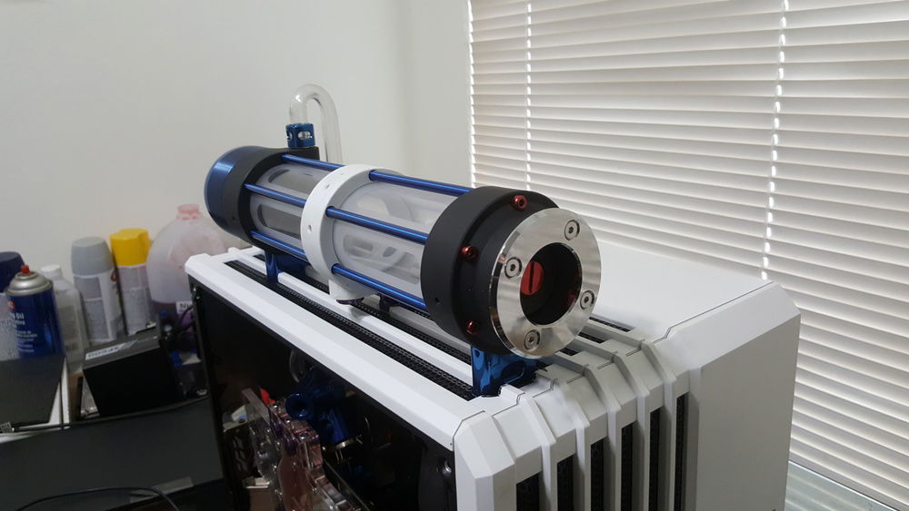 Pump/res mounted on top. this res is made from pieces of the Monsoon MMRS line of products.