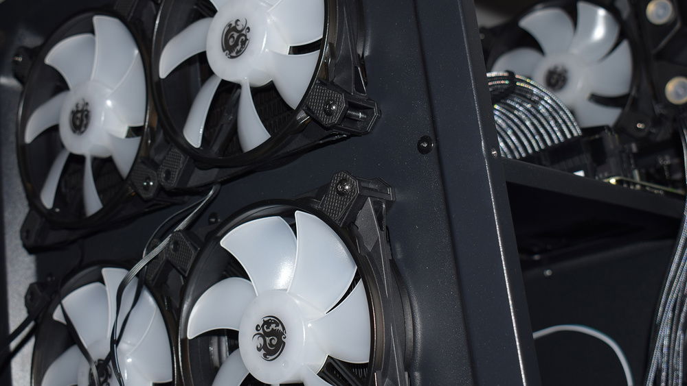 TouchAquaCube
Build with Touchaqua and Bitspower
Sponsored by Bitspower & Azzatek