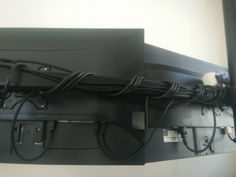 Overdid the cabling on the stand itself, it looks and is nice, but nobody's gonna see it except from in pictures.