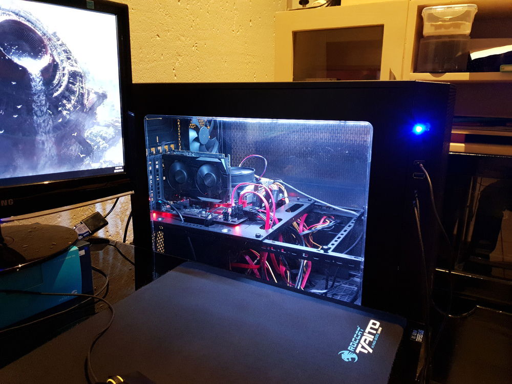 1050ti and a G4560 now relocated into the Core X2. Looks really odd with the Mini-ATX board in such a huge case.