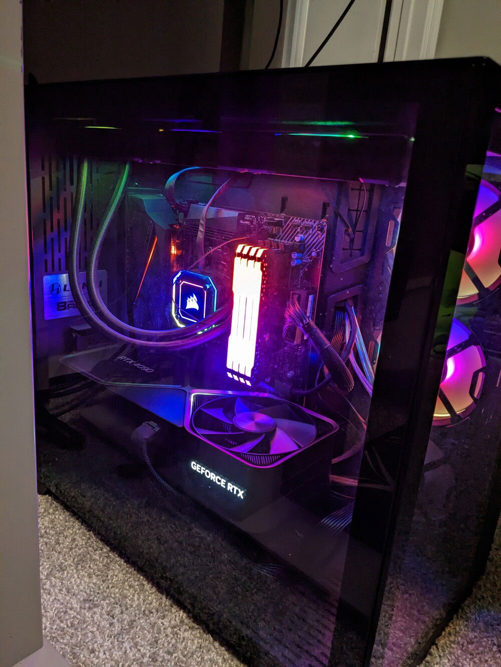 After 4090 install (one of my fan lights is out)