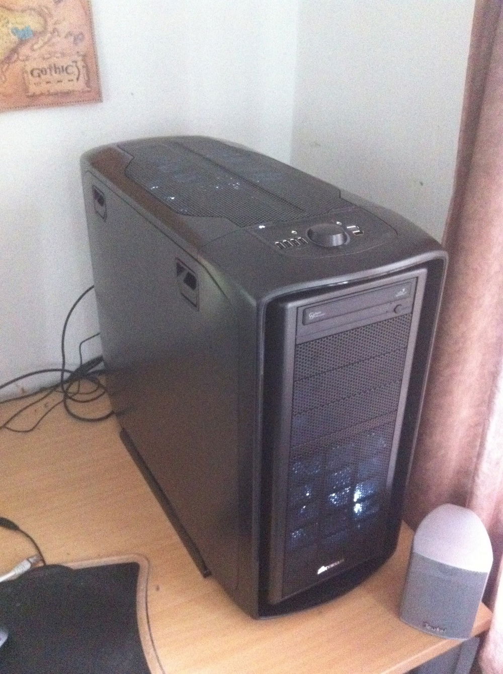 Picture is from when the first PC was assembled in this case. Mainboard, GPU and CPU changed since then.