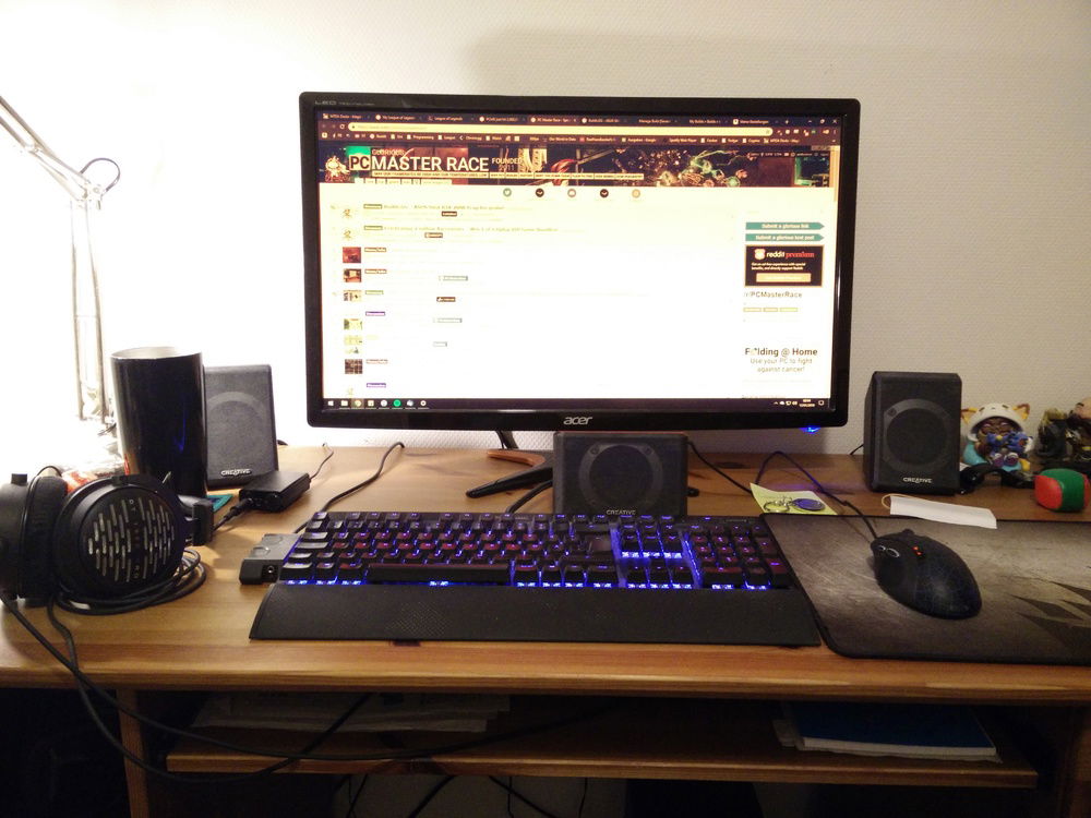 My current desktop with my 144hz monitor and my beloved Beyerdynamics 1990 Pro Headphones.
