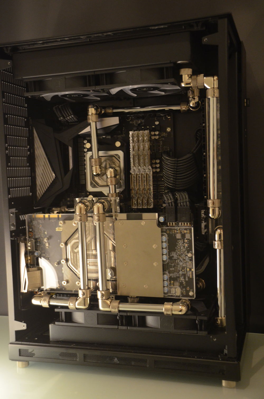 No TG and no rgb lights