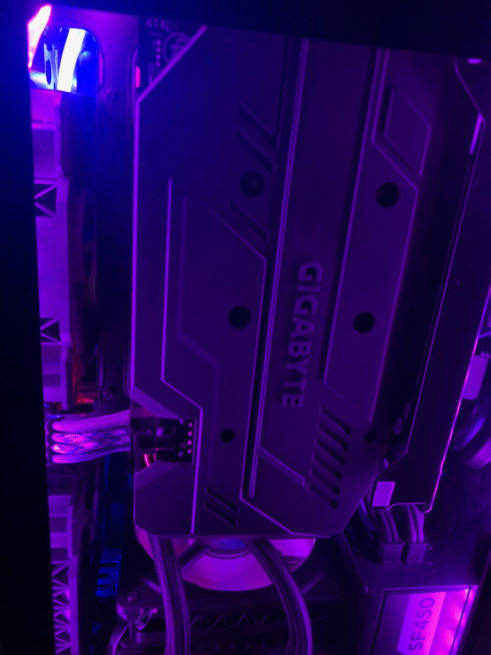 GPU side, Gigabyte RTX 2060 Gaming OC + Custom Cables