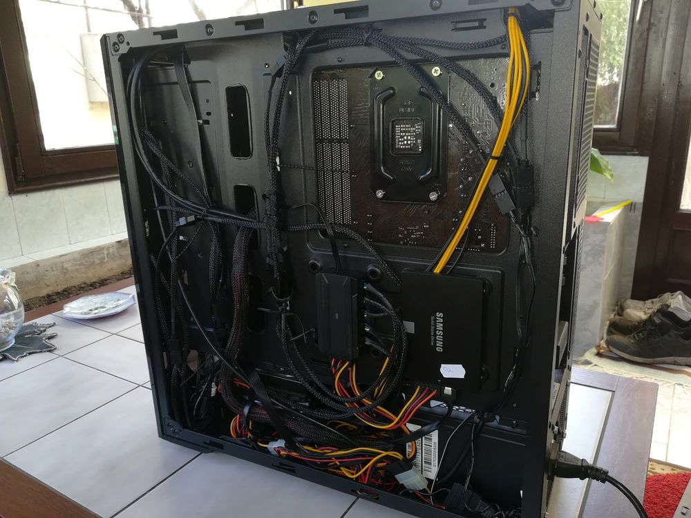 Okay, no modular PSU, and full of ketchup-mustard :D, but what can I do? :D