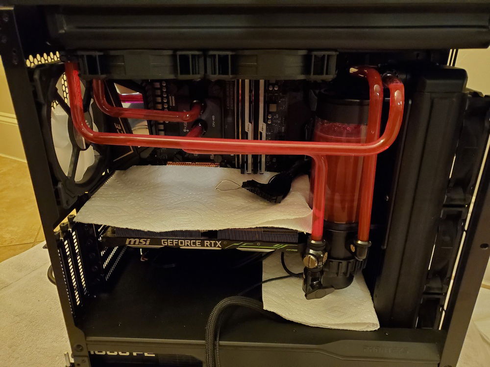 After adjusting runs so that the video card can be plugged in, we are ready to install the operating system.