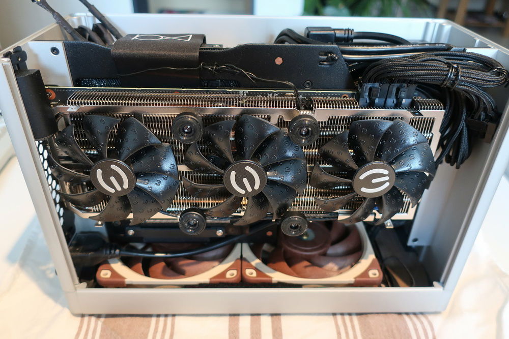 top left (black plastic spacer): additional support for pressed-in-mod