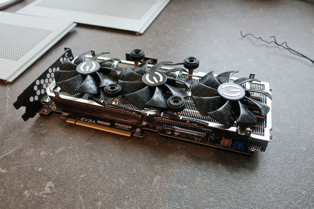 Deshrouded EVGA 3080 XC3 Ultra, extended with DynaVox 207270 for pressed-in-mod