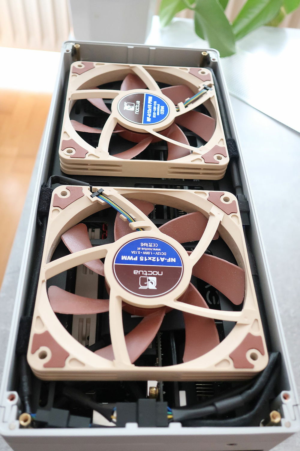 Improved cable management to prevent sidepanel bending