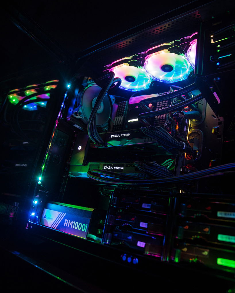 The previous 2017 iteration of this rig w/ a 1950X, 760T case, and 2x 1080 Ti hybrds.