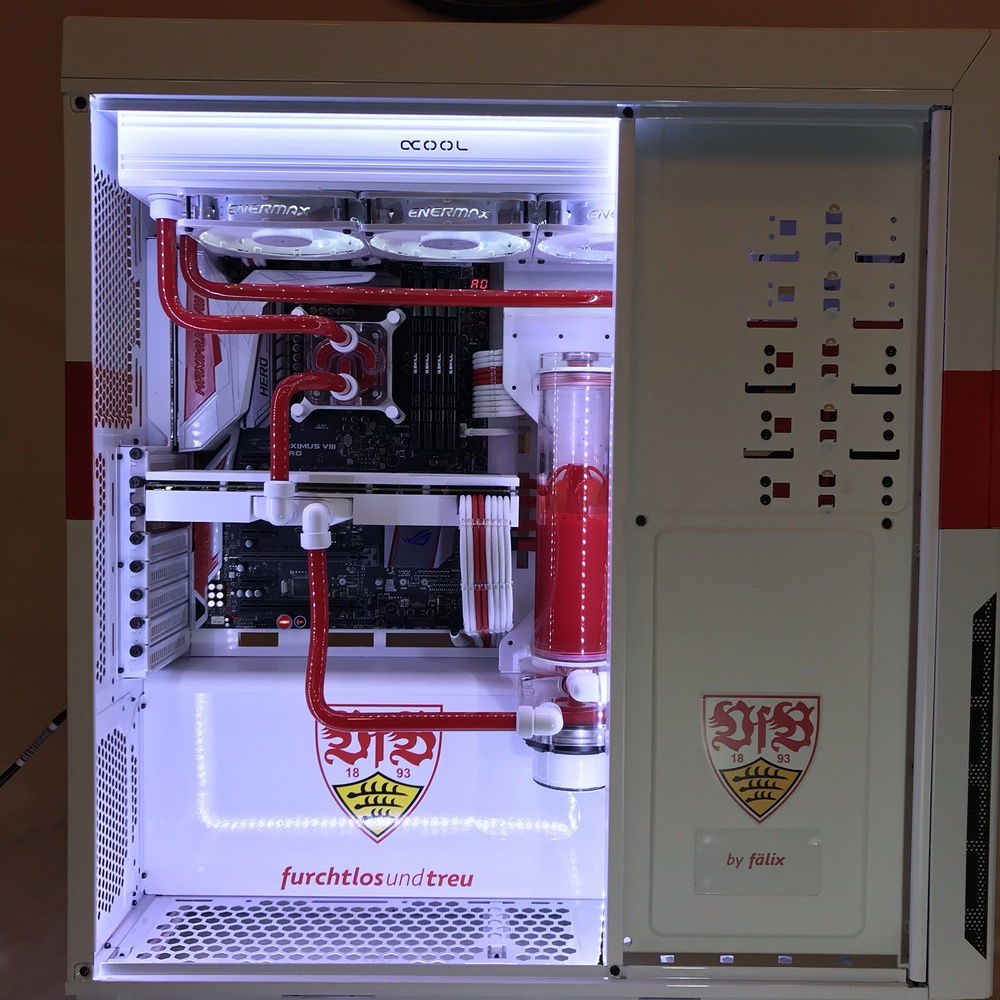 Front of the opened PC