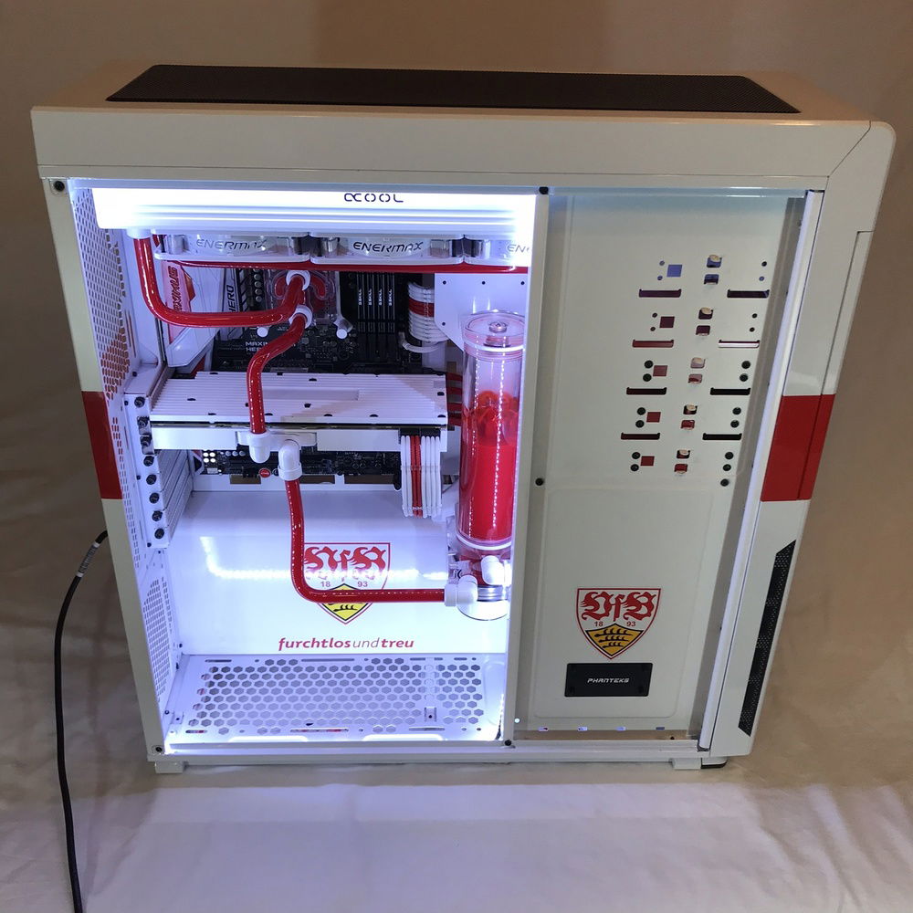 Front of the opened PC