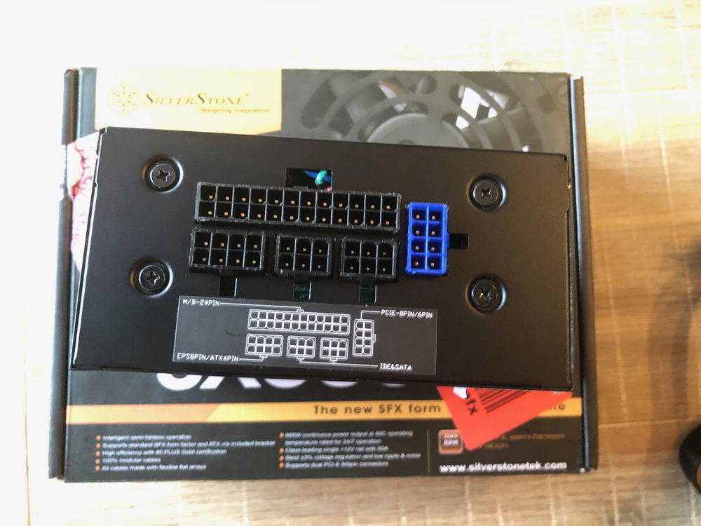 ... adn b) has a single cable for both 8-Pin PCI-E plugs, which was pretty useful for the build.