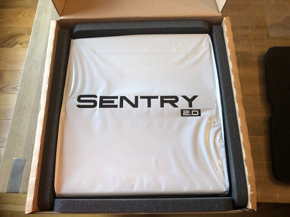 The Sentry 2.0 comes in its own carrying bag ;)