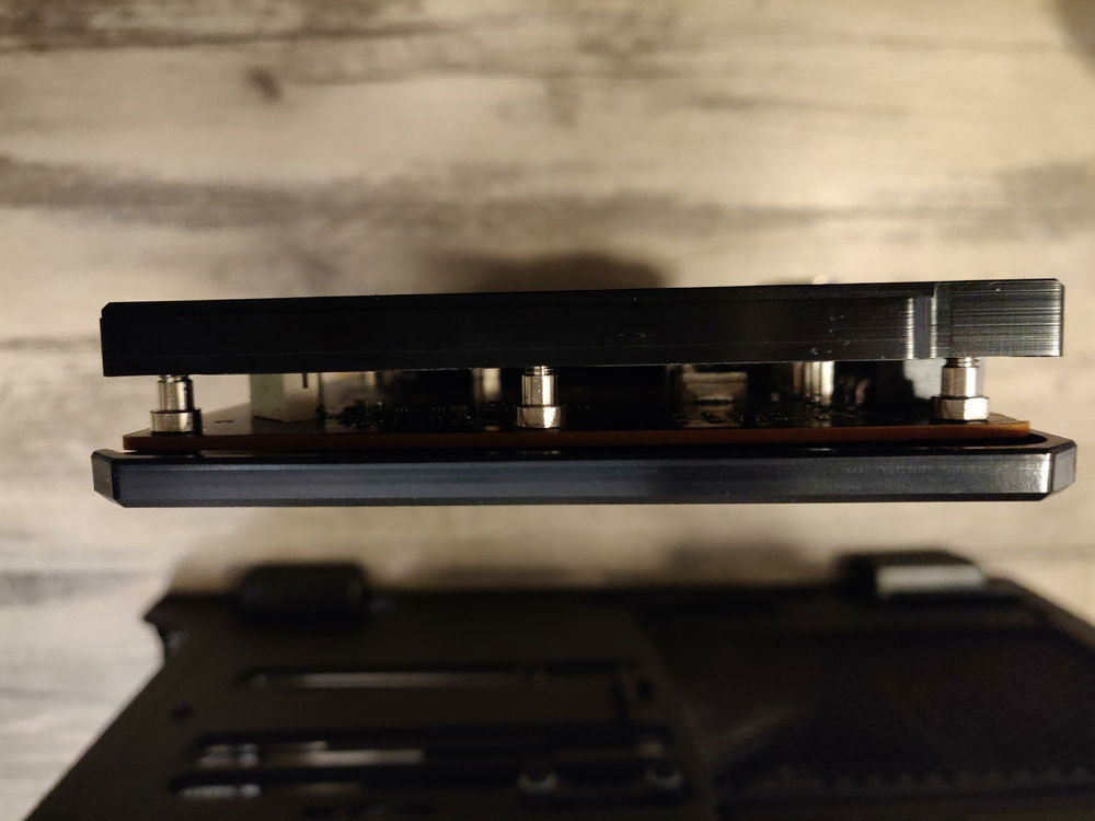 The end of the graphics card no longer has the RGB strip.