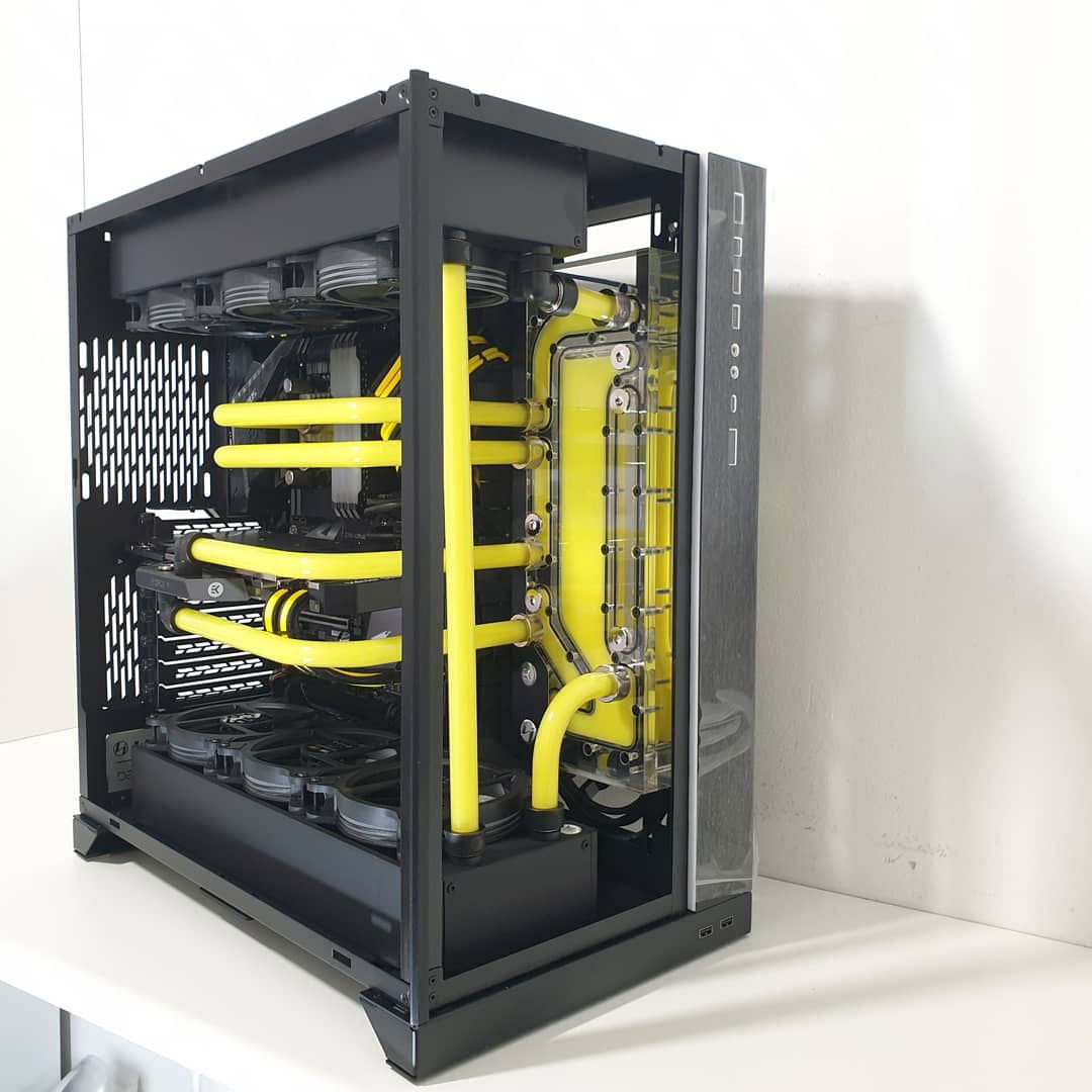 Lian Li O11 XL, custom loop, front distro plate, black & yellow » builds.gg