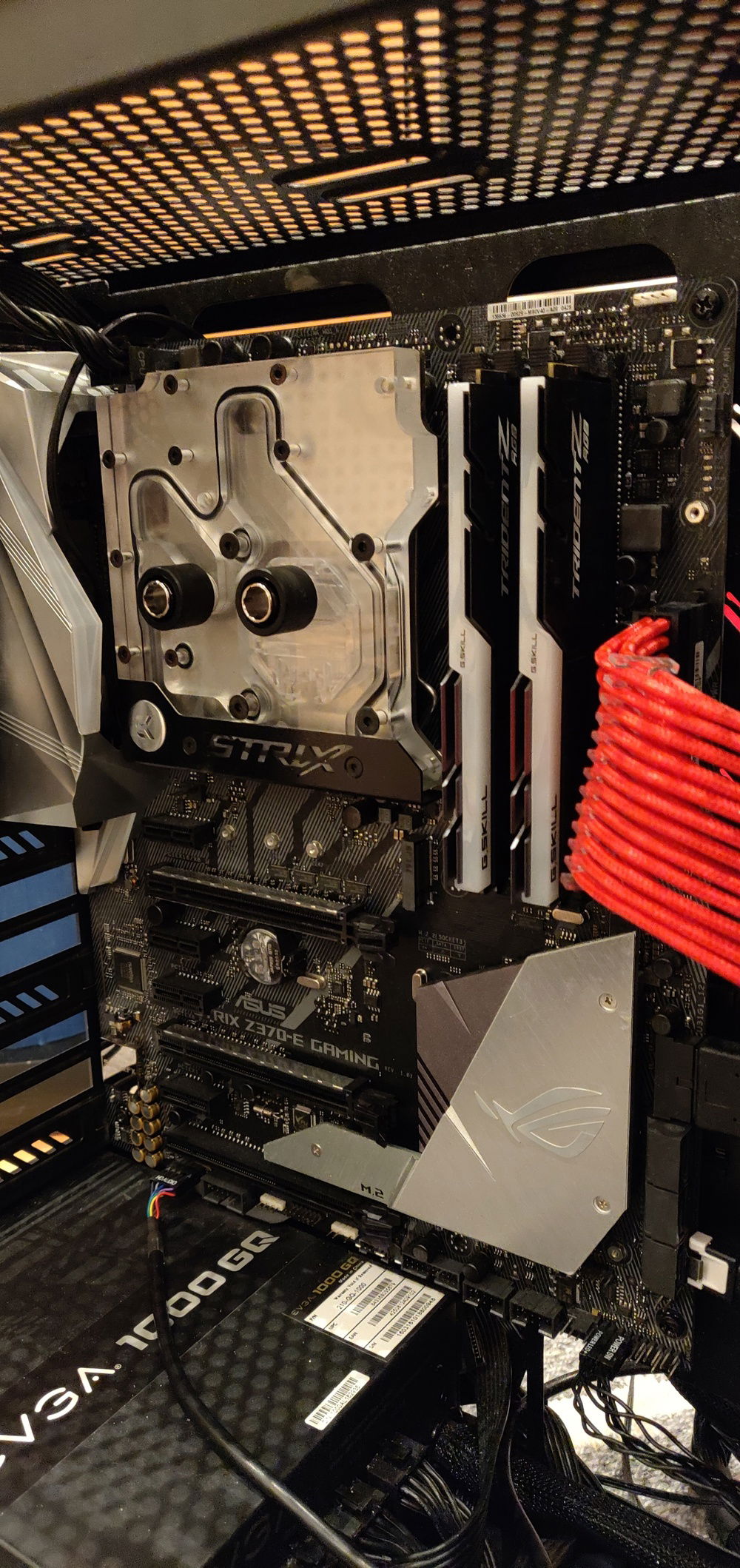 Also changed the RAM from Corsair LPX to G.Skill RGB. Hope I can still fit top radiator.