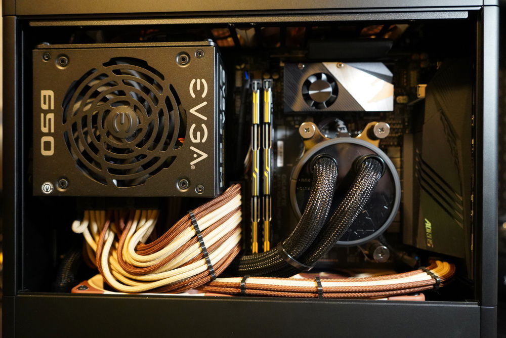 Original setup before the custom loop with a Fractal Design Celsius S24.