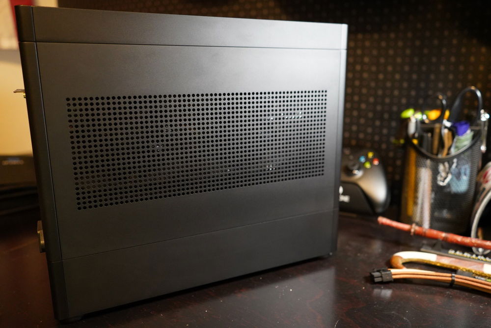 Minimalist sex appeal.