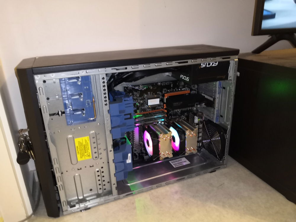 Friend sold me this old server case for 20€