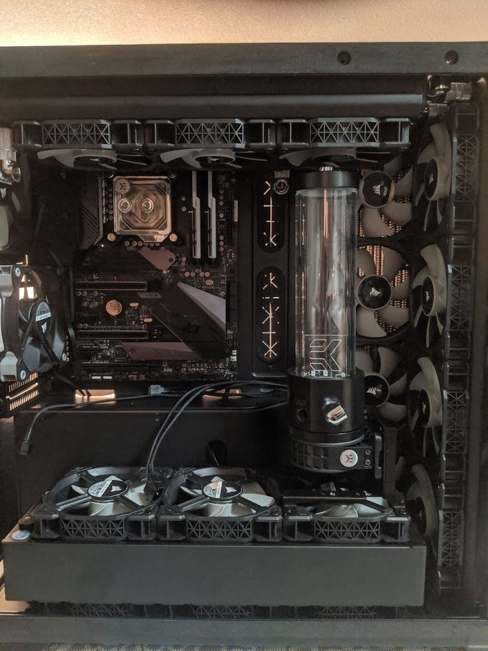 Makes sense? Also created a bracket to mount a 120 at the unused pcie slots using plexi