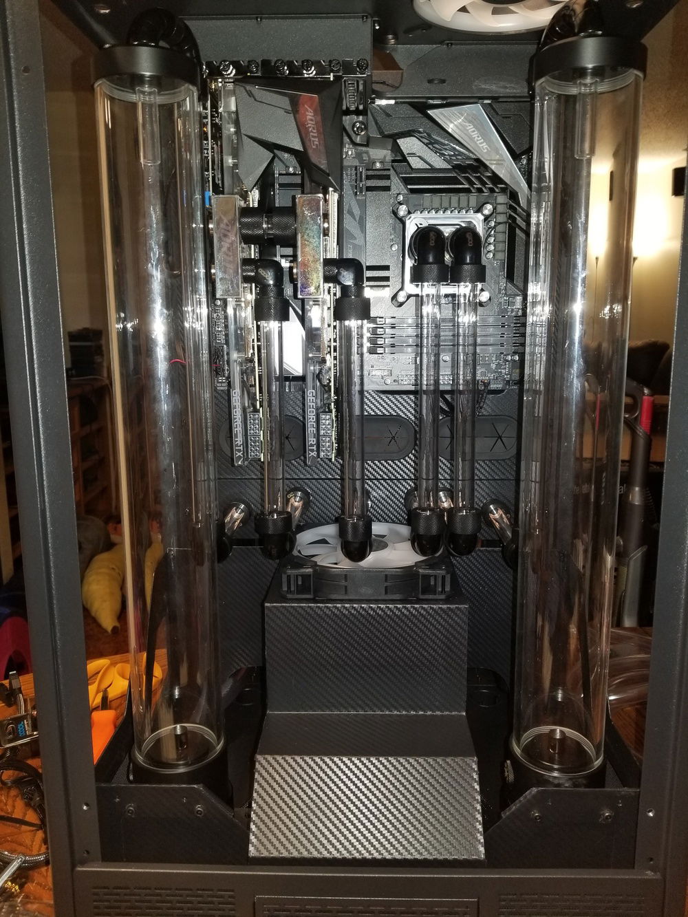 Plenty of room on the CPU half, but those RTX 2080s leave almost no extra room.