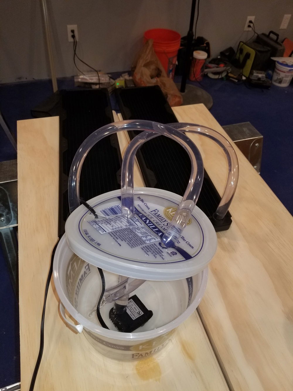 Time to clean the radiators.  Mayhems Blitz part 1, constantly circulated through the radiators with a fountain pump.