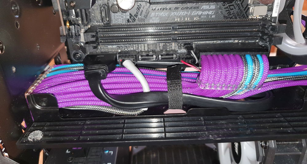 Cable Management - Centre Channel - The USB cable on the shift is too long and a pain to manage.