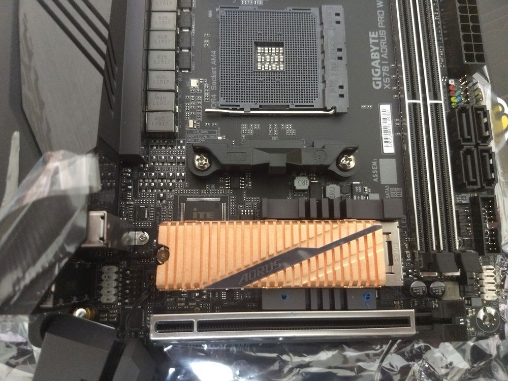 Install Gigabyte Aorus NVMe Gen4 500G ssd