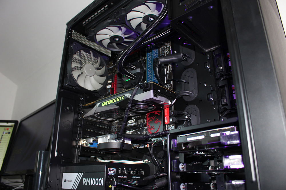 One of the old pictures, still had the GTX 650 inside and the old memory. Still 1 HDD