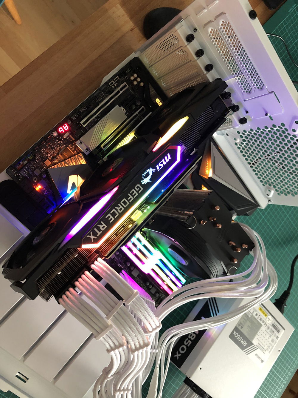 And the very first post! (is this how you spell it?) I was so much happy and relieved that everything worked the first time and that I didn´t destroy anything. This was really the first time I´ve build a PC so I was extremely nervous when I pushed the On button.